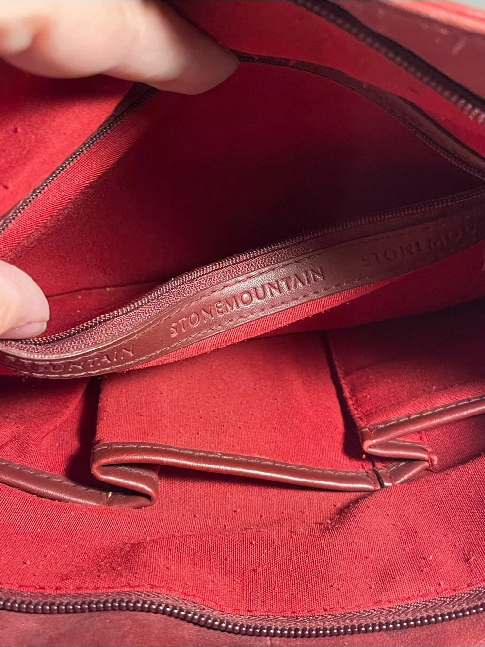 Stone Mountain Red Pebble Leather Shoulder Bag Tote 3-Zip